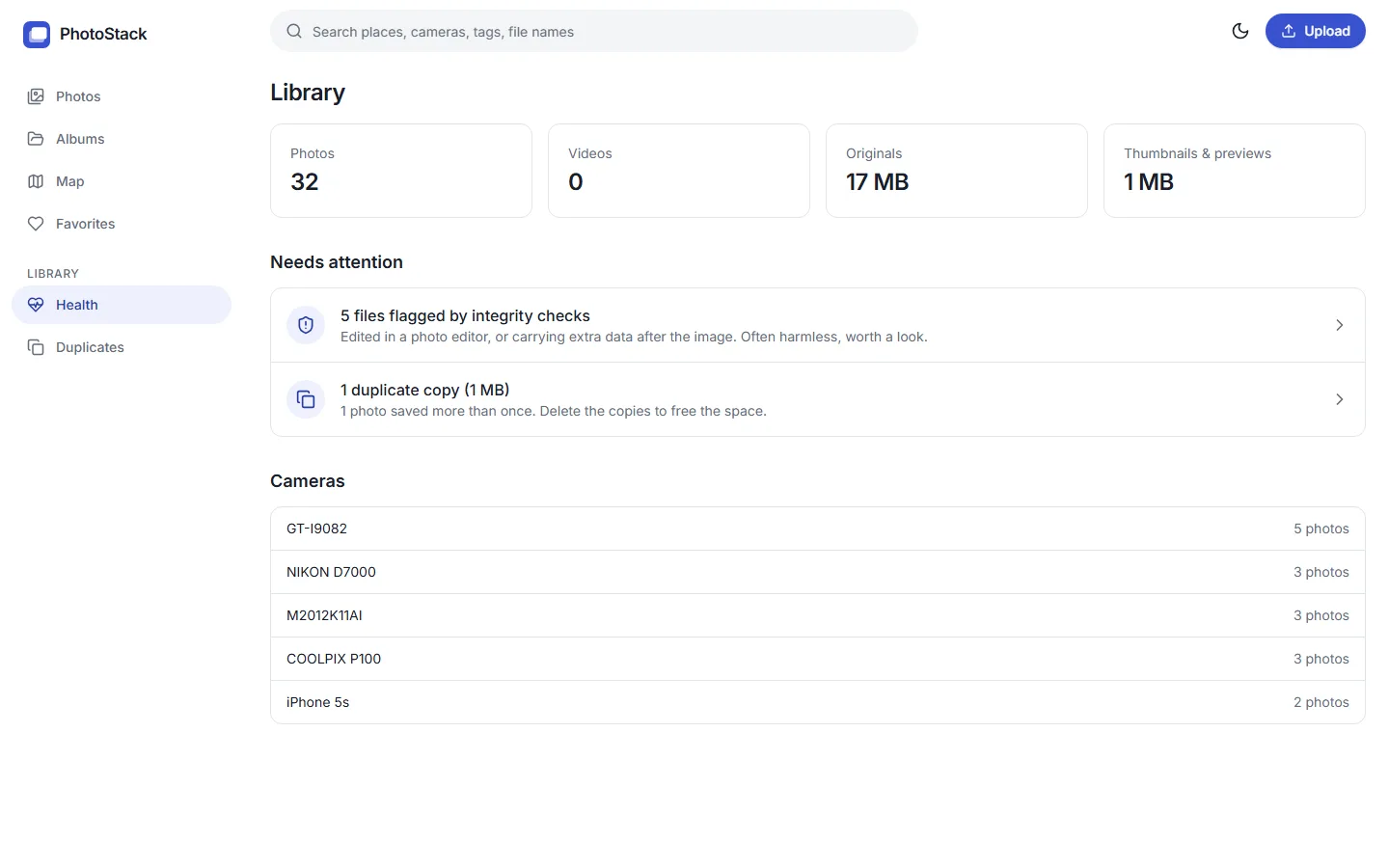 Library health page listing photos without a date, without a location, and duplicates